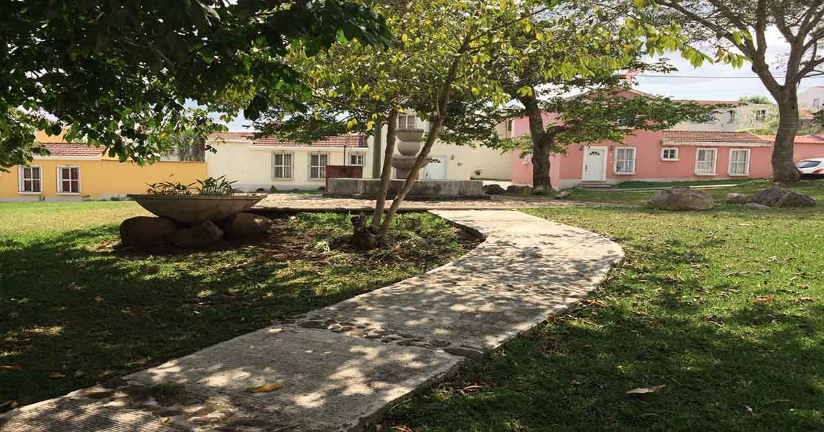 Venta de Casa o Casas, Terrenos, Propiedades, Apartamentos, Inmuebles en Guatemala, zona 11, zona 7, zona 2, zona 18, zona 16, Mixco, Carretera Al Salvador, Fraijanes, Santa Catarina Pinula, Antigua Guatemala, Villa Nueva, Villa Canales, San Miguel Petapa - Venta o Alquiler de Casas En Guatemala